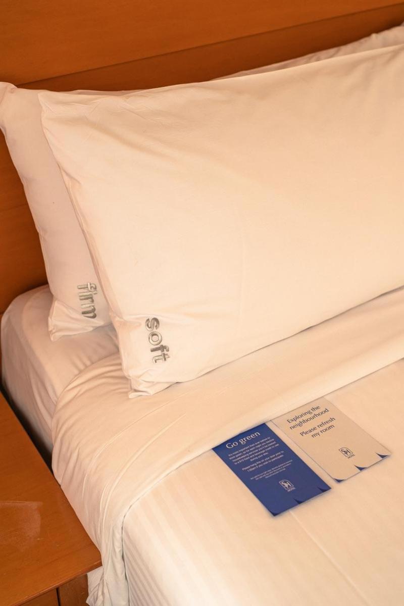 Superior Zimmer mit Kingsize-Bett und Hafenblick
