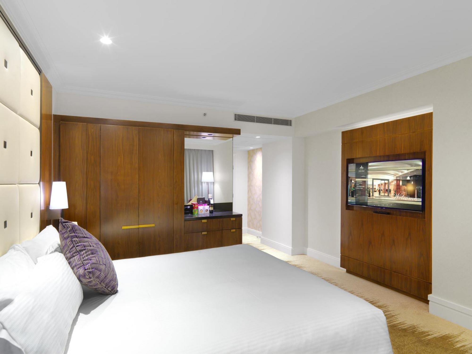 Deluxe Turmzimmer mit Kingsize-Bett