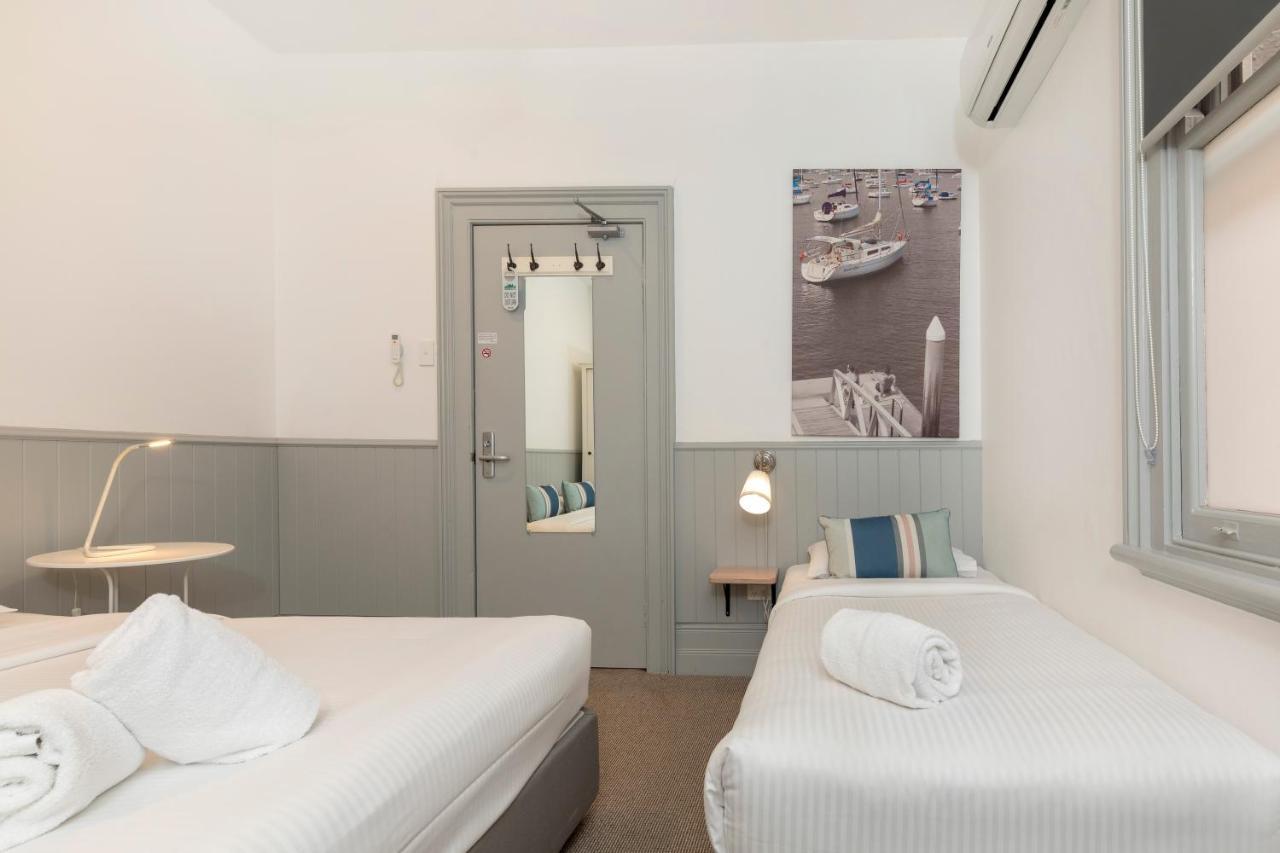 Dreibettzimmer mit Gemeinschaftsbad